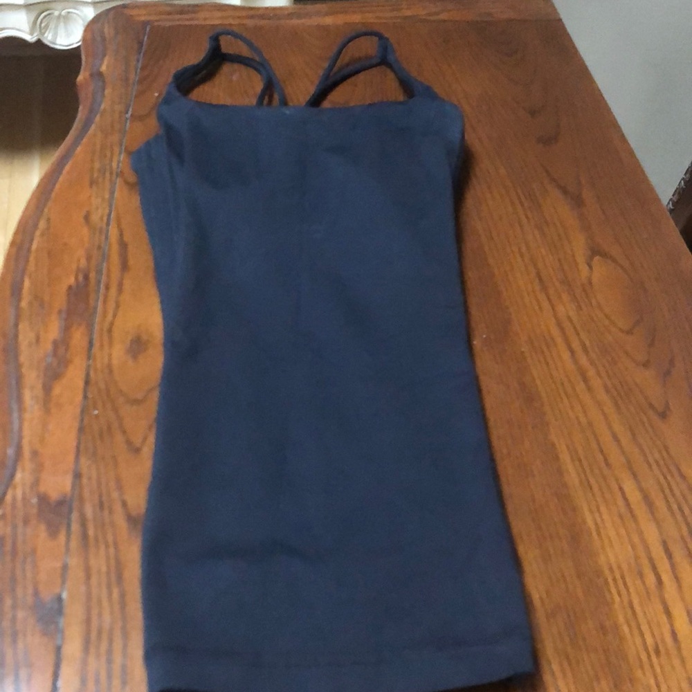 Black lulu lemon tank top